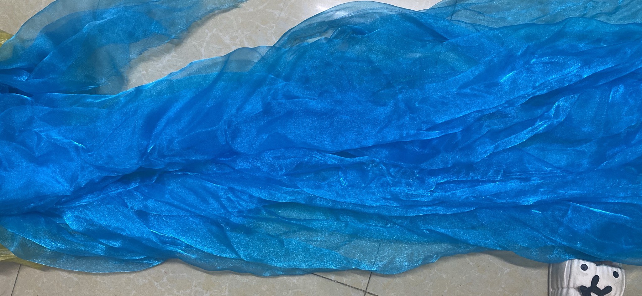 Lụa đủ màu