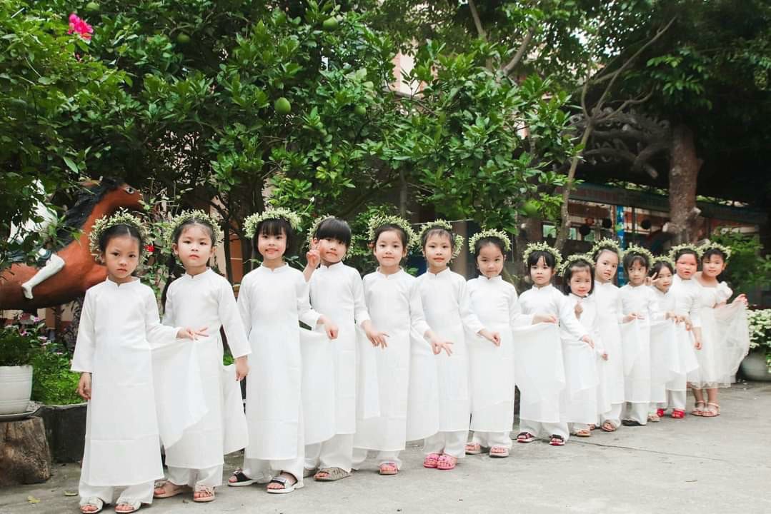Áo dài trẻ em