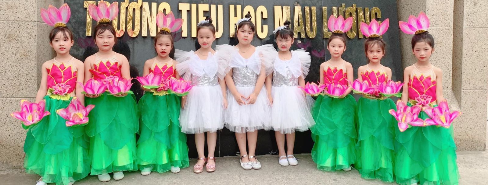 Trang phục biểu diễn trẻ em