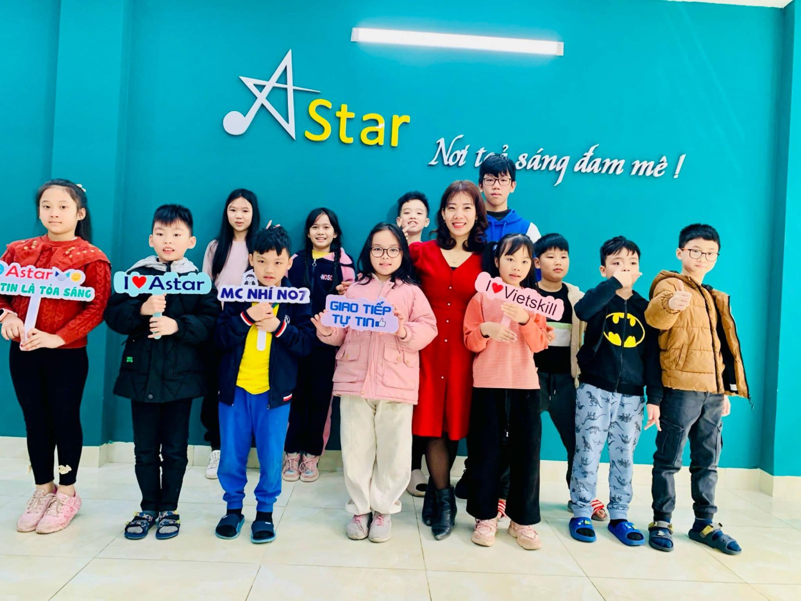 Chăm chỉ, siêng năng trồng cây đã đến ngày hái quả của thầy - cô - trò lớp MC nhí N07 trung tâm nghệ thuật A Star