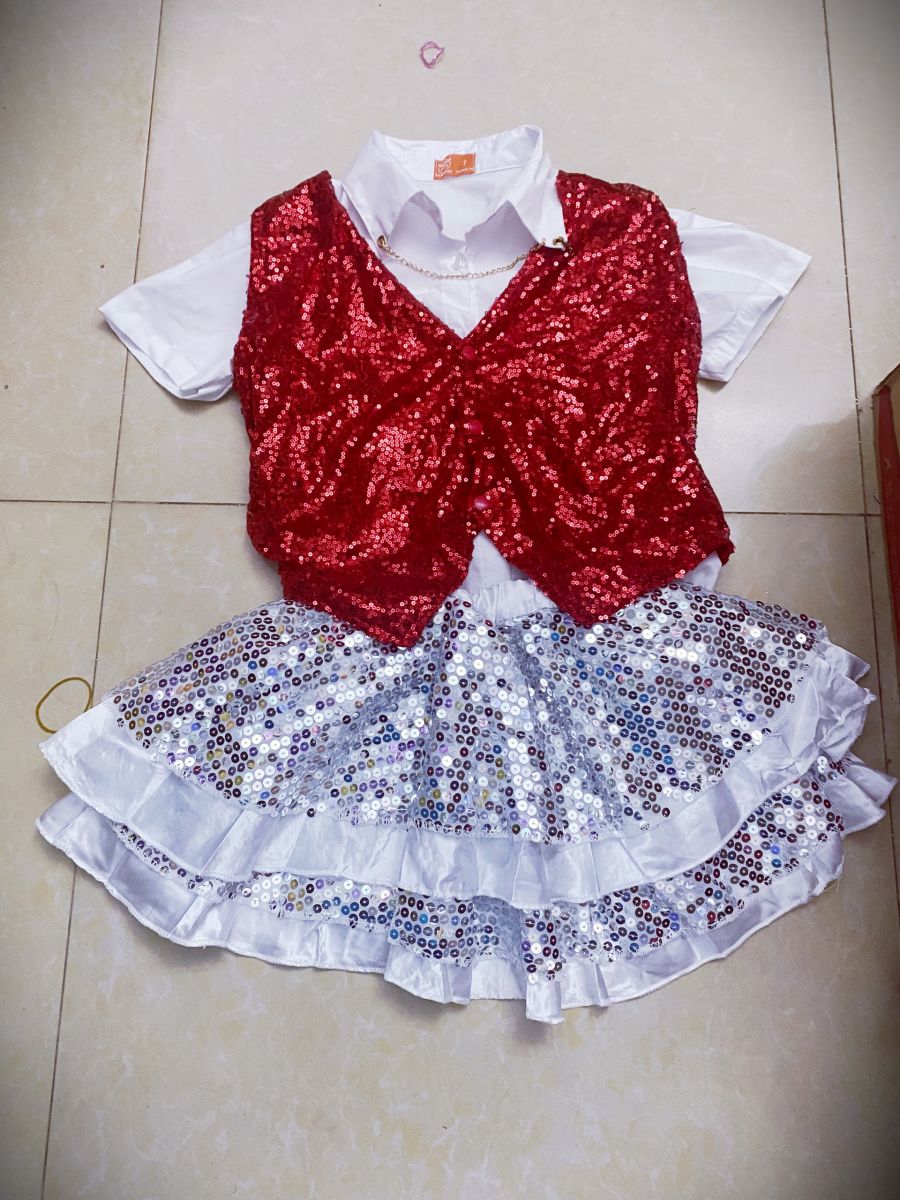 Nhảy gile đỏ nữ