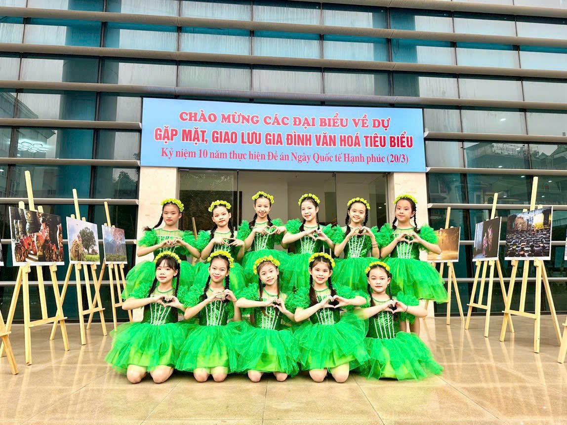 TRANG PHỤC VÁY BỒNG