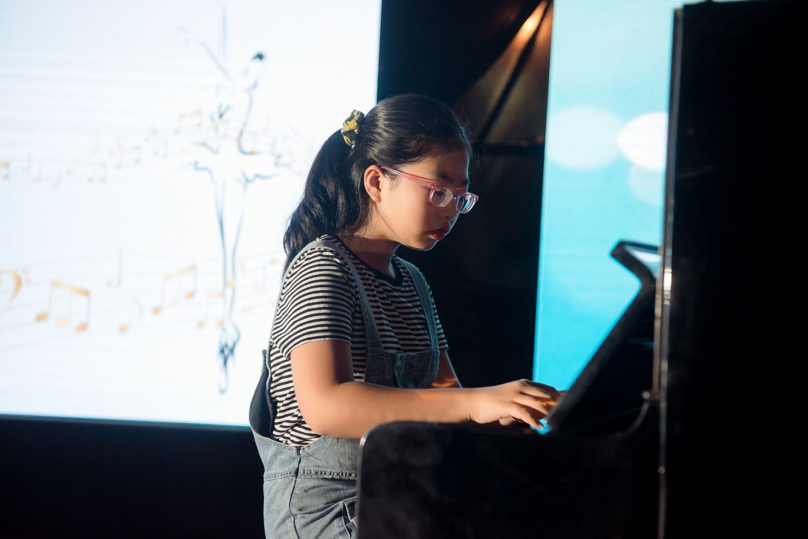 10 tác dụng của việc chơi đàn piano có thể bạn chưa biết???